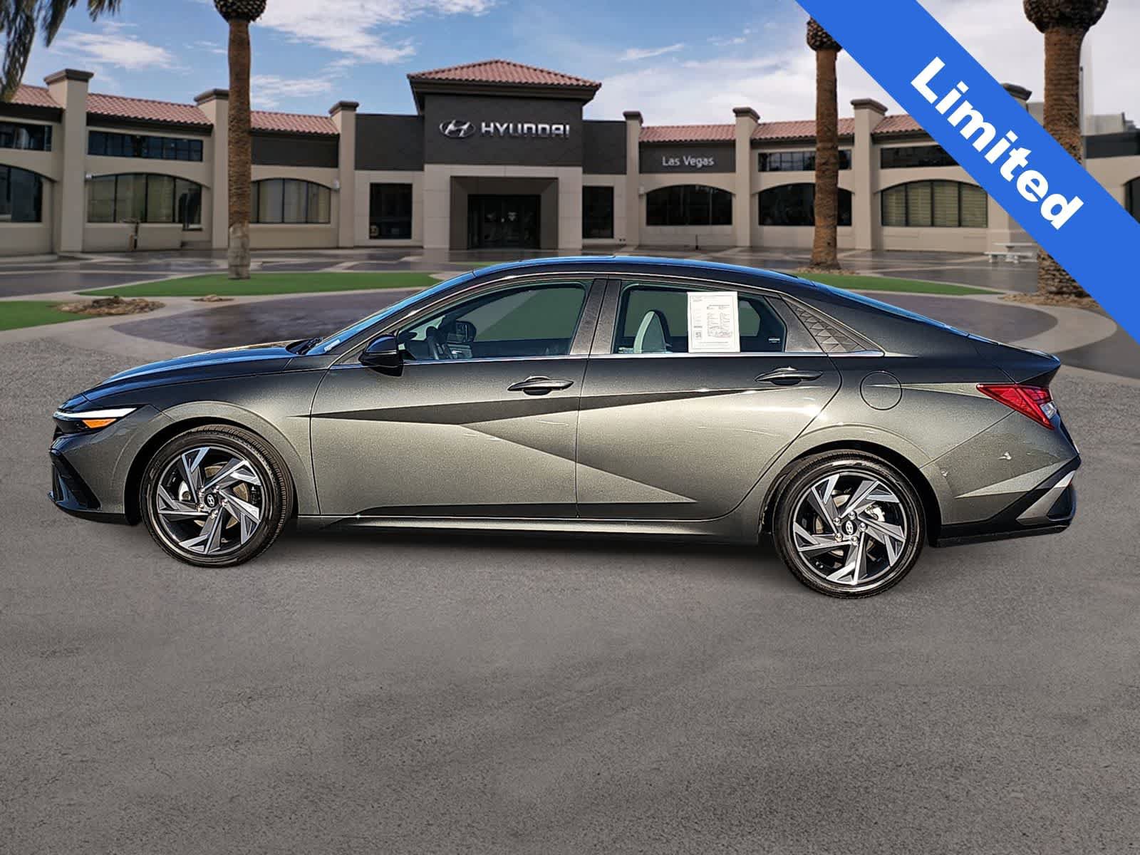Used 2025 Hyundai Elantra Limited FWD image 5
