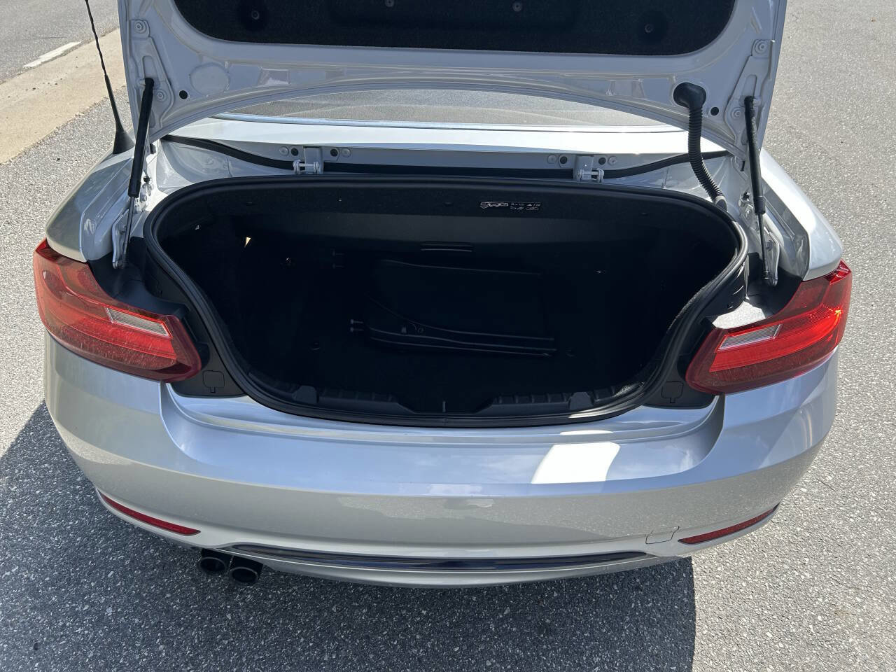 Used 2016 BMW 228i Convertible image 26