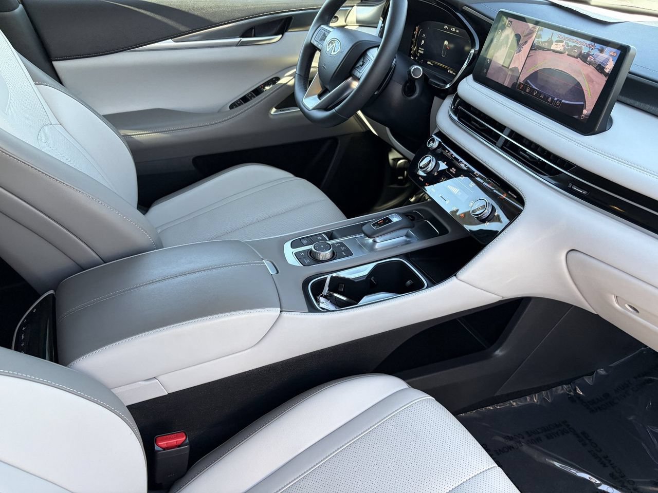 Certified 2026 INFINITI QX60 Luxe FWD image 9