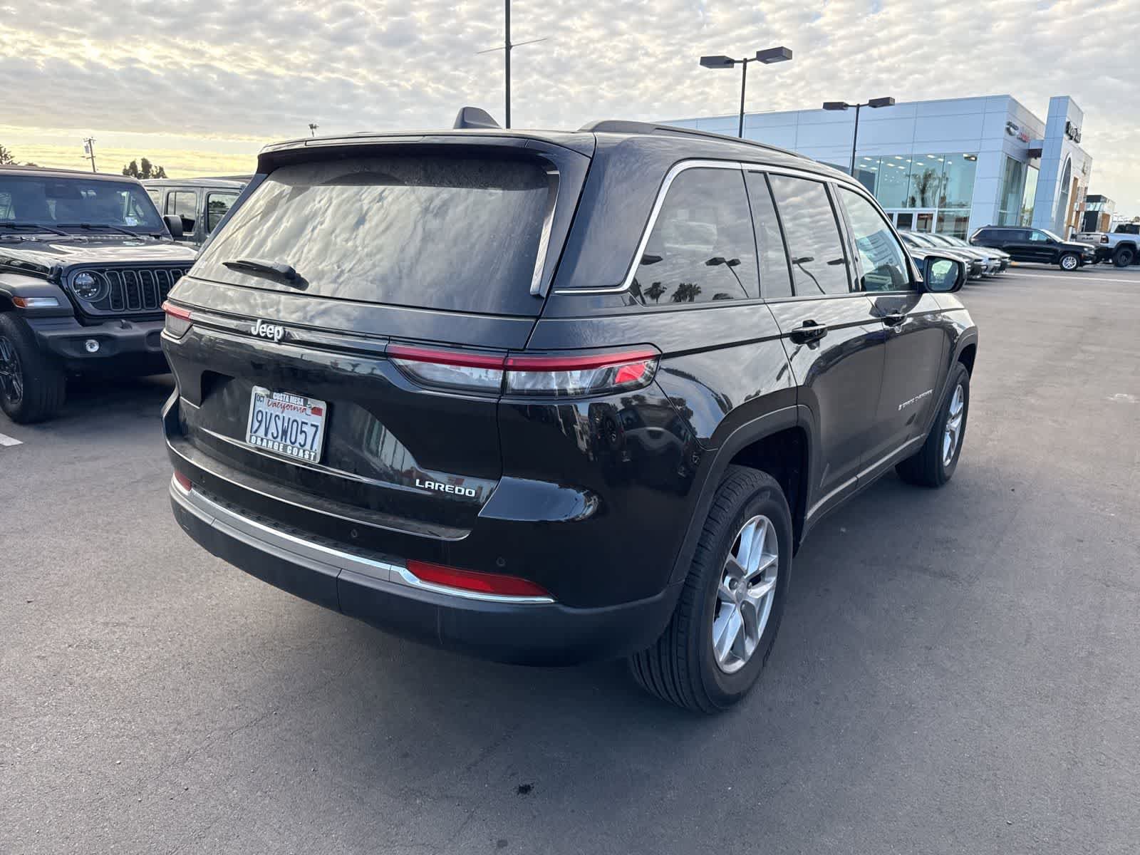 Used 2025 Jeep Grand Cherokee Laredo X RWD image 15