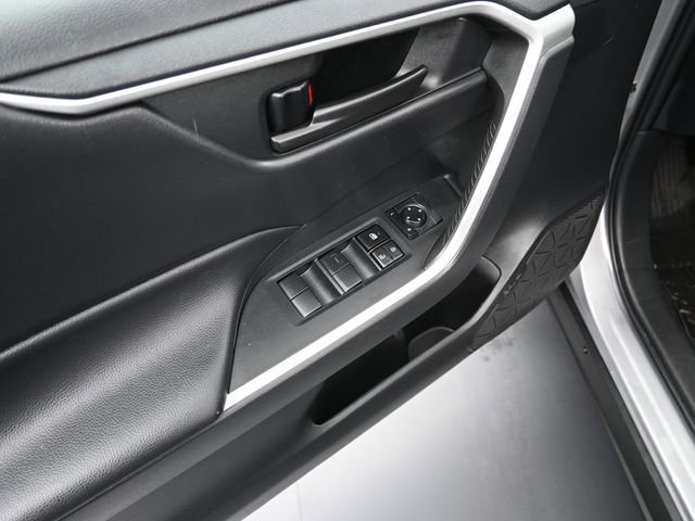 Used 2023 Toyota RAV4 LE image 18