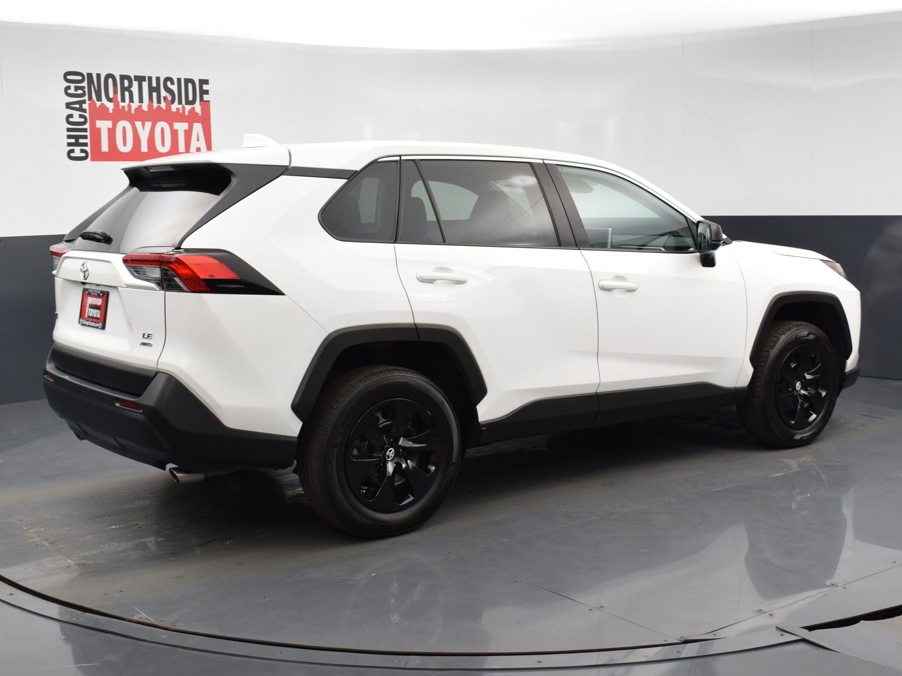 Used 2024 Toyota RAV4 LE image 4
