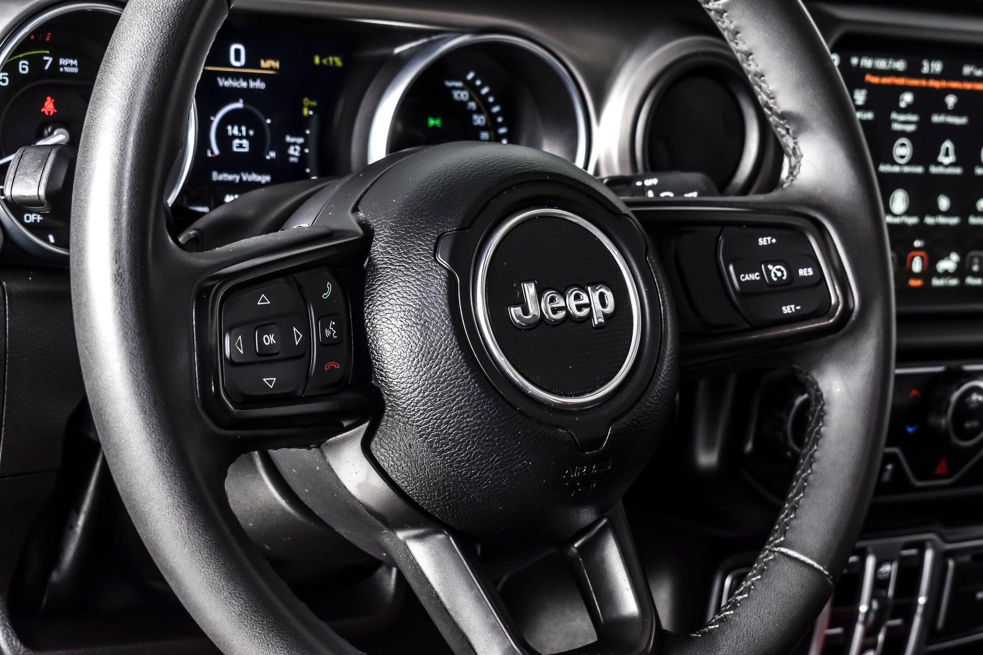 Used 2023 Jeep Wrangler Unlimited w/ 8.4" Radio Group AWD/4WD image 21
