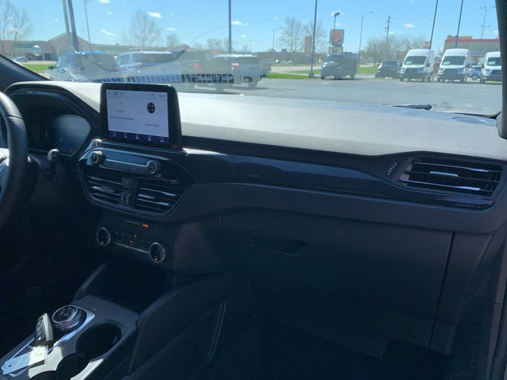 Used 2025 Ford Escape ST-Line image 16