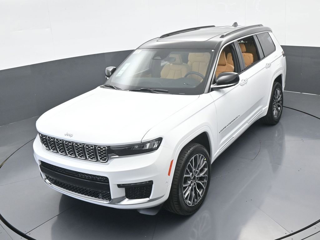 Used 2025 Jeep Grand Cherokee L Summit w/ Luxury Tech Group V image 43