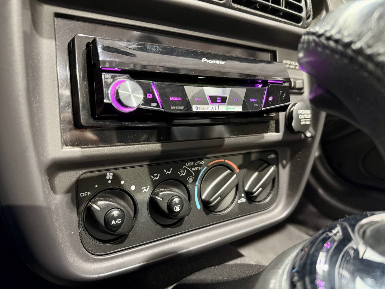 Used 2001 Plymouth Prowler image 39