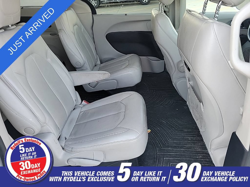 Used 2021 Chrysler Pacifica Touring-L w/ Premium & Safety Sphere Group AWD/4WD image 12