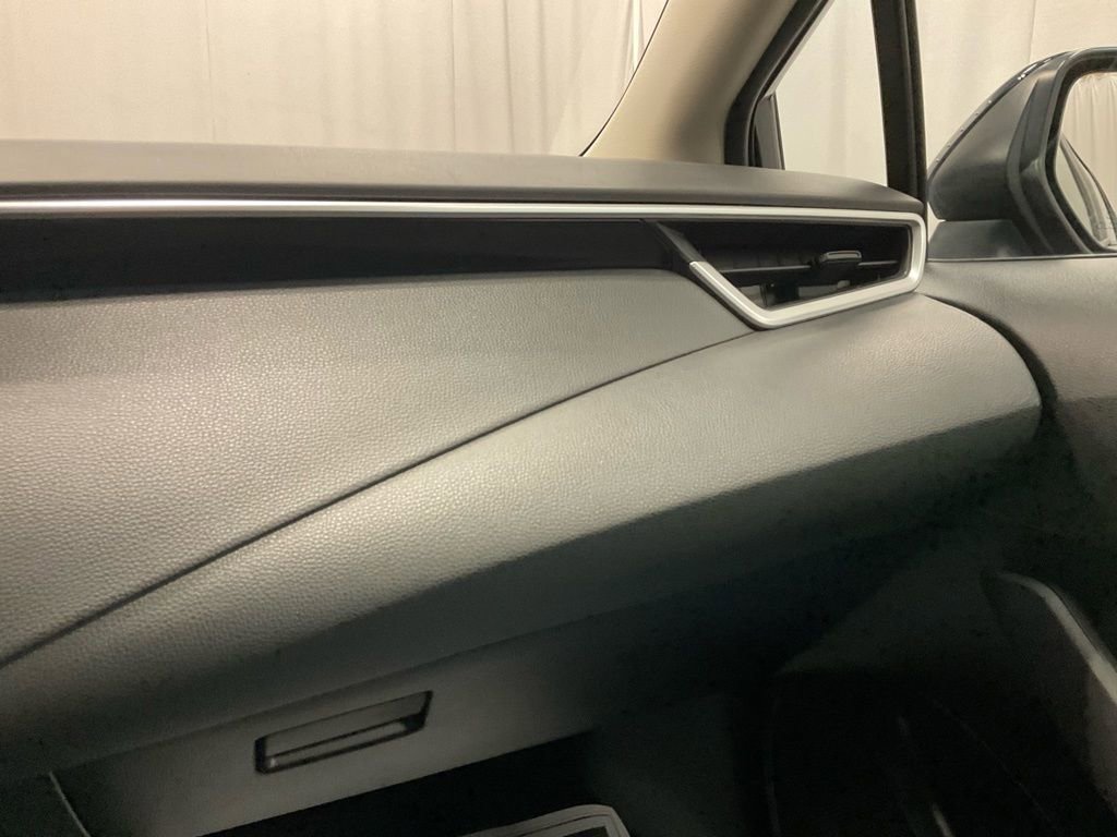 Used 2023 Toyota Corolla LE image 28