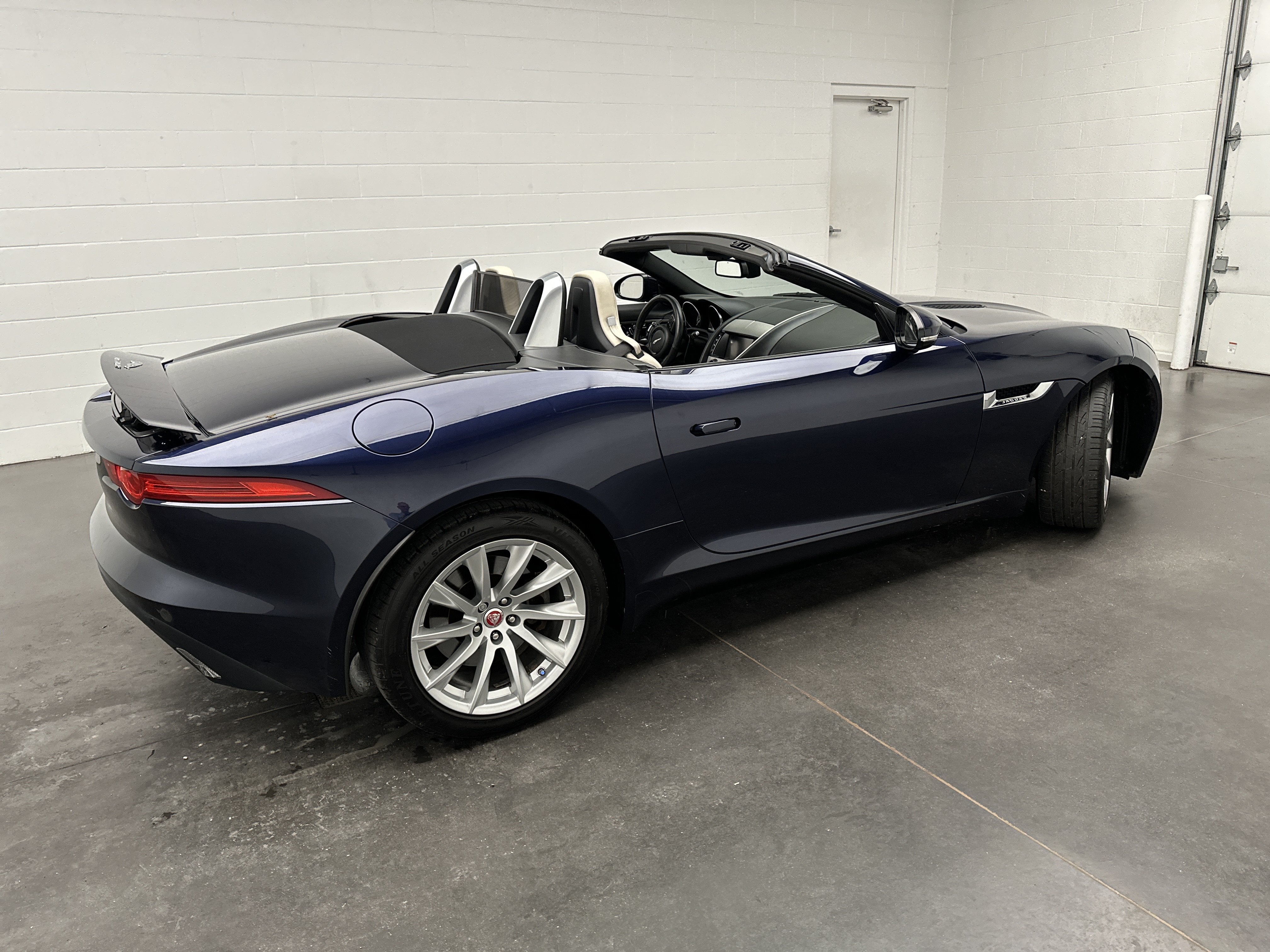 Used 2016 Jaguar F-TYPE Convertible RWD image 45