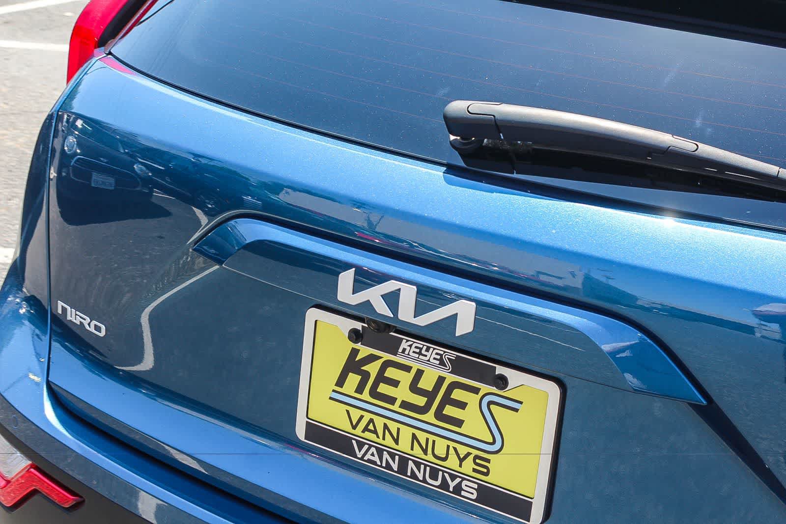 Used 2025 Kia Niro EX FWD image 9
