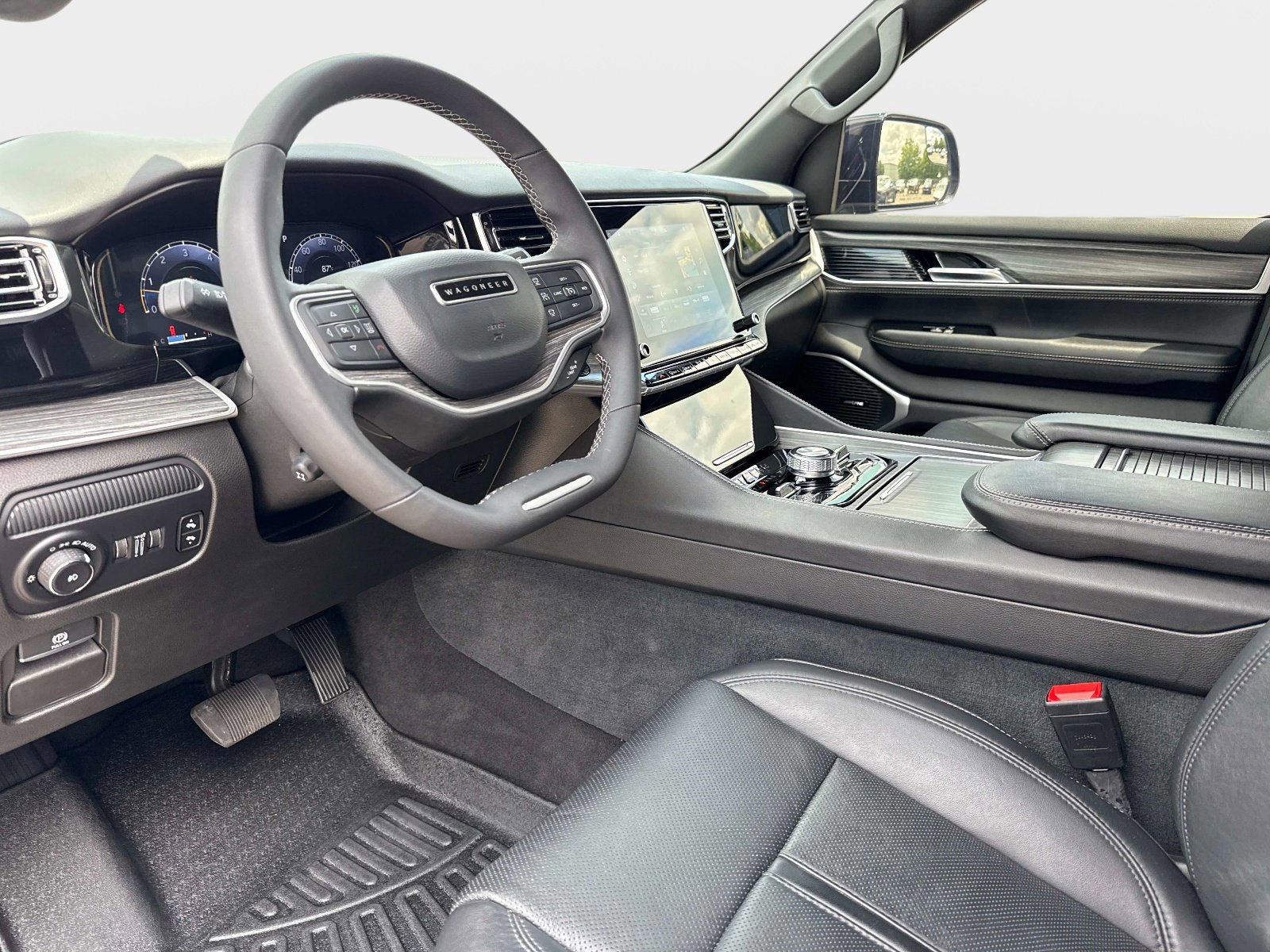 Used 2024 Jeep Wagoneer L Series III w/ Flexible Seating Group AWD/4WD image 33
