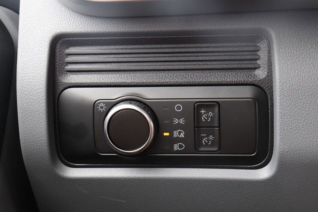 New 2025 Ford F550 4x4 Regular Cab Super Duty image 19