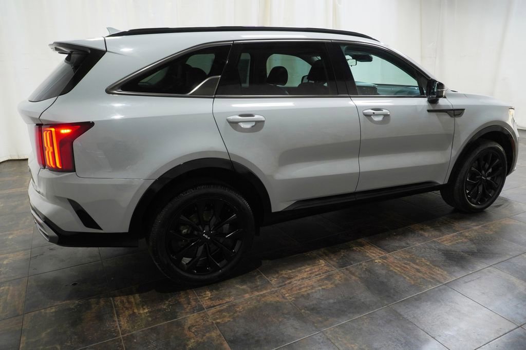Used 2022 Kia Sorento SX image 4