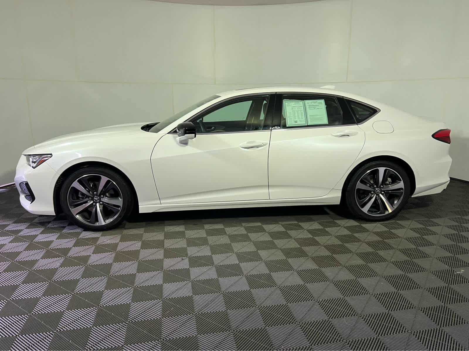 Used 2025 Acura TLX w/ Technology Package image 4