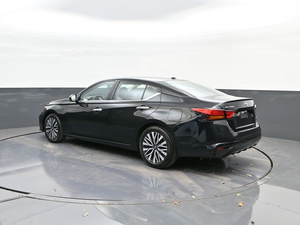 Used 2024 Nissan Altima 2.5 SV image 5