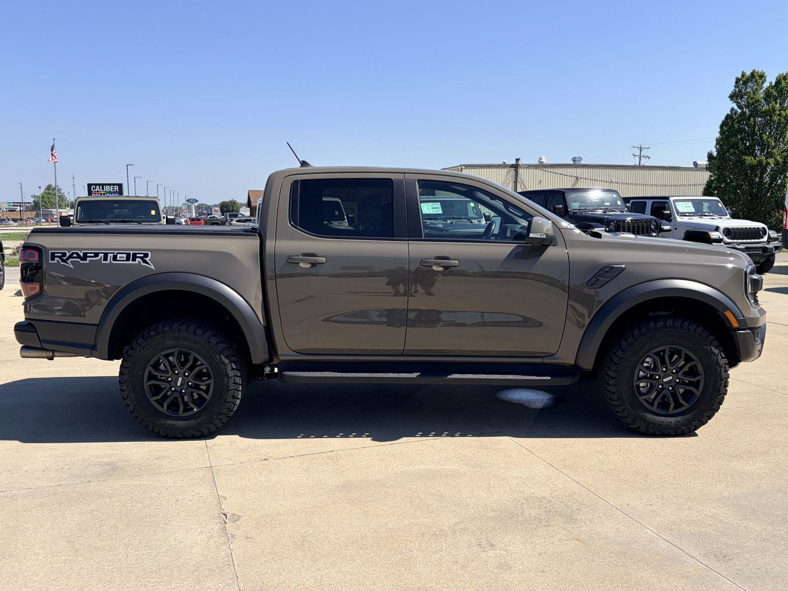 Used 2025 Ford Ranger Raptor AWD/4WD image 42
