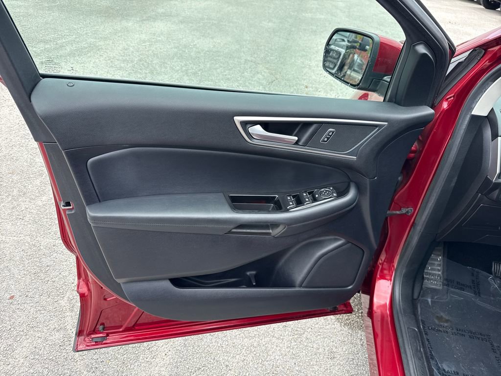 Used 2019 Ford Edge SEL w/ Equipment Group 201A FWD image 13