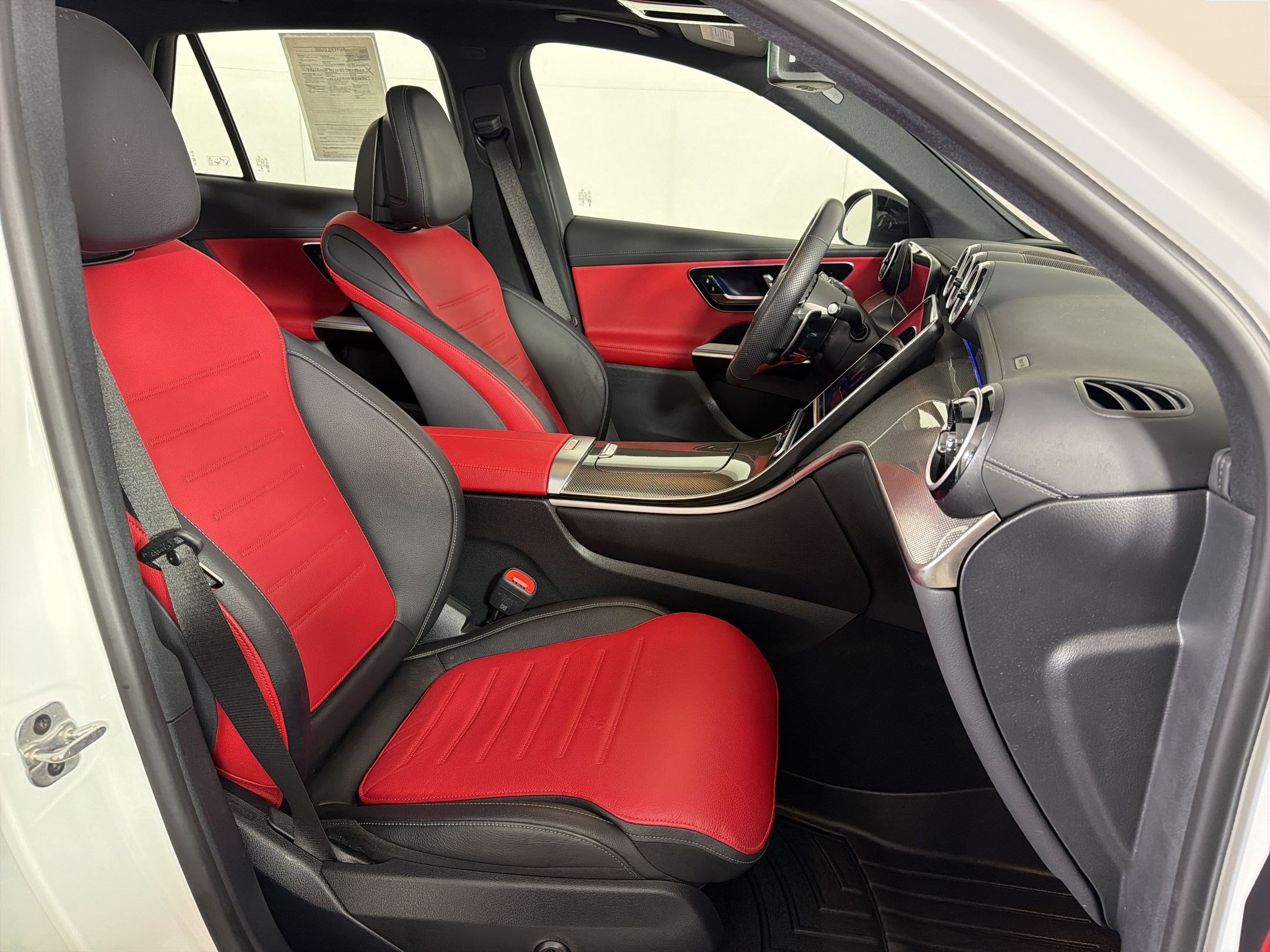 Certified 2025 Mercedes-Benz GLC 43 AMG 4MATIC image 30