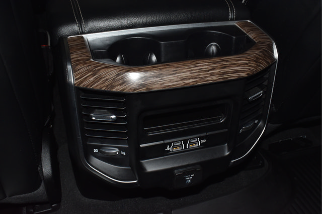 Used 2020 RAM 1500 Laramie AWD/4WD image 23