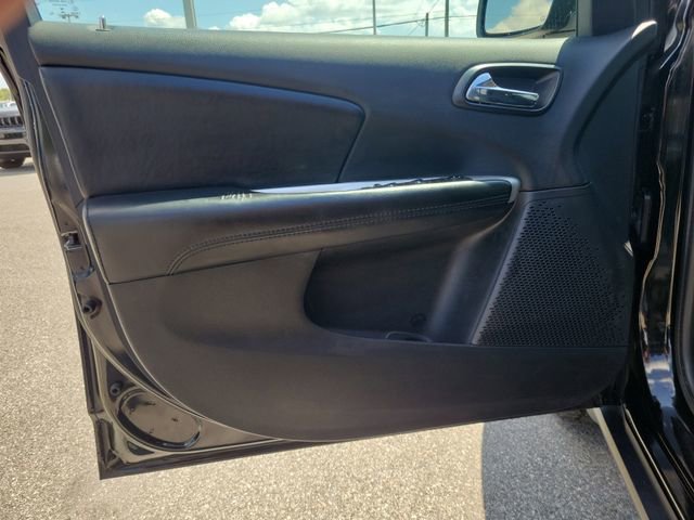 Used 2020 Dodge Journey SE w/ Blacktop Package FWD image 16