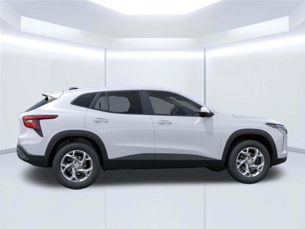 New 2026 Chevrolet Trax LS w/ LS Convenience Package FWD image 7