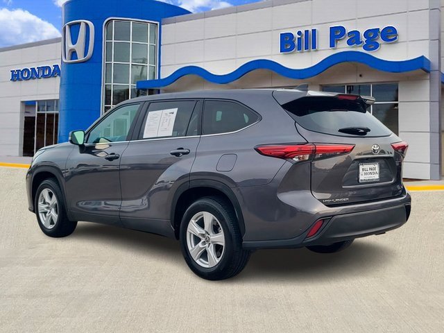 Used 2023 Toyota Highlander LE image 6
