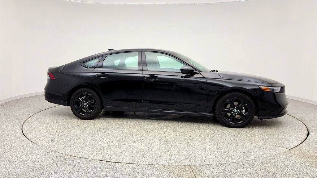 Used 2025 Honda Accord SE image 4