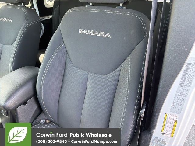 Used 2016 Jeep Wrangler Unlimited Sahara w/ Connectivity Group image 23