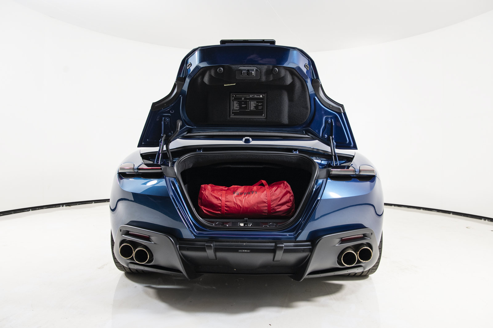 Certified 2025 Ferrari Roma Spider RWD image 40