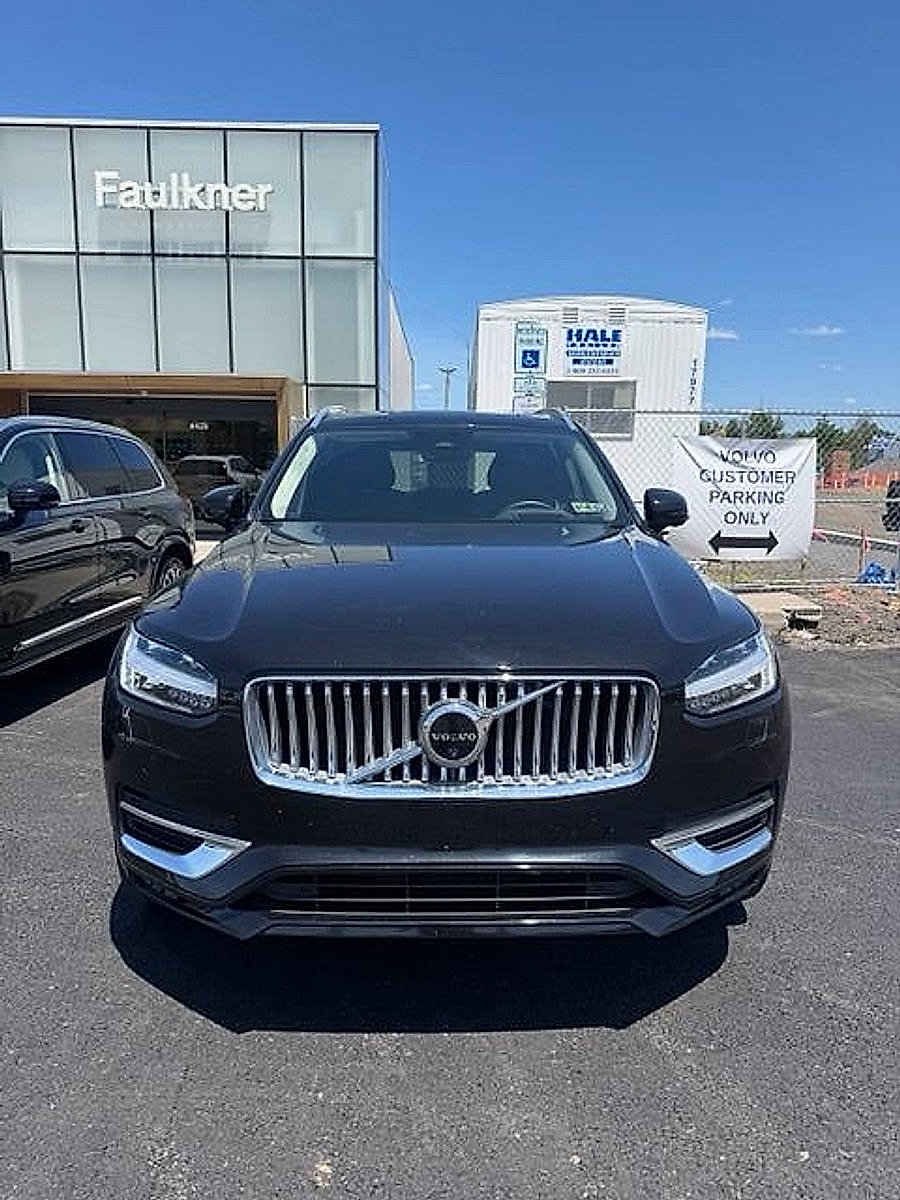 Used 2023 Volvo XC90 B6 Ultimate w/ Protection Package Premier AWD/4WD image 2