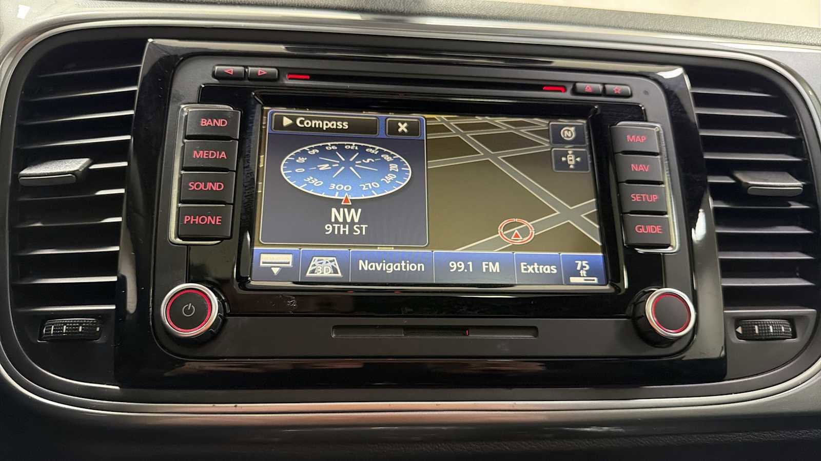 Used 2014 Volkswagen Beetle TDI image 21