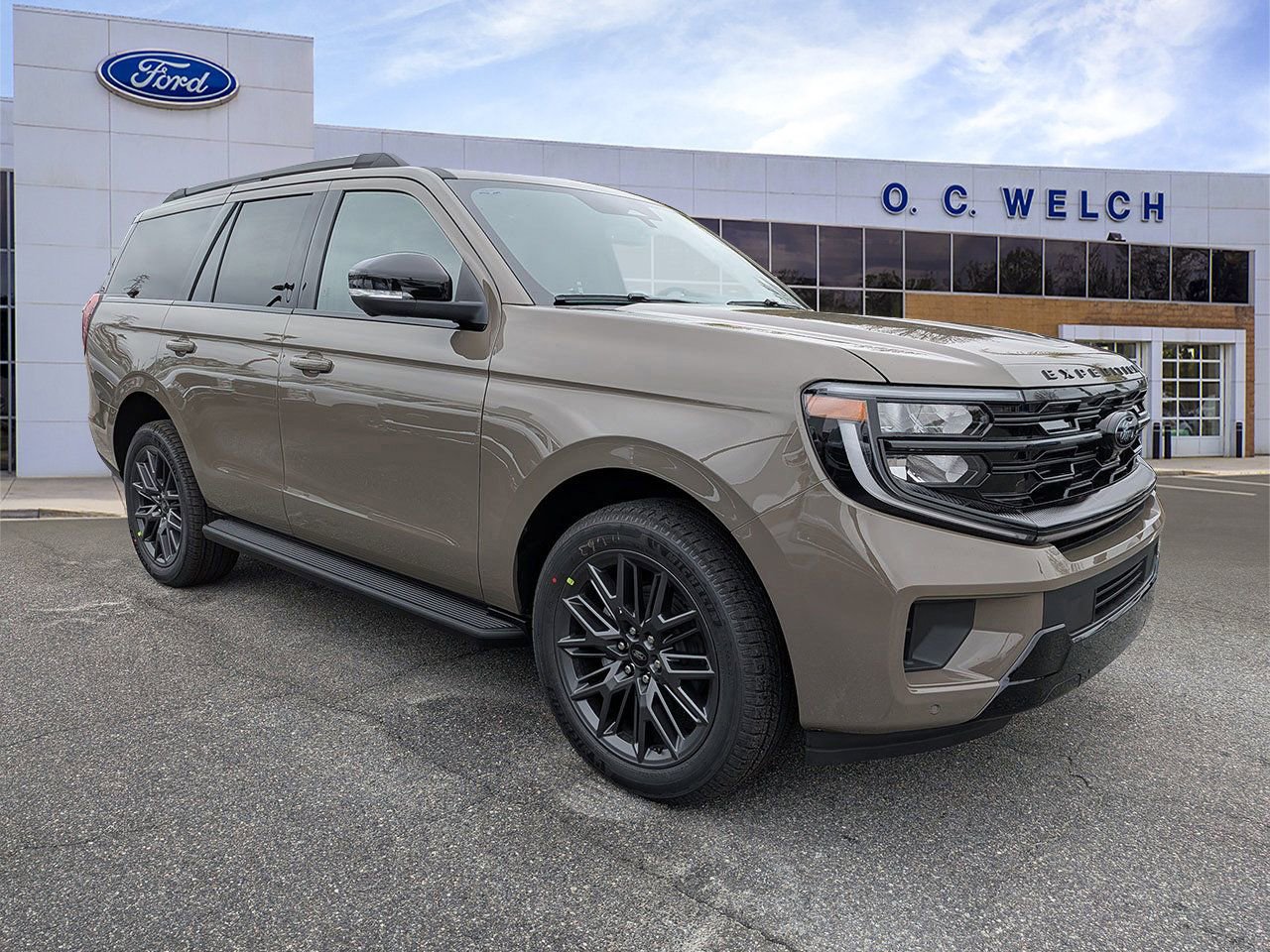 New 2026 Ford Expedition Platinum w/ Stealth Appearance Package