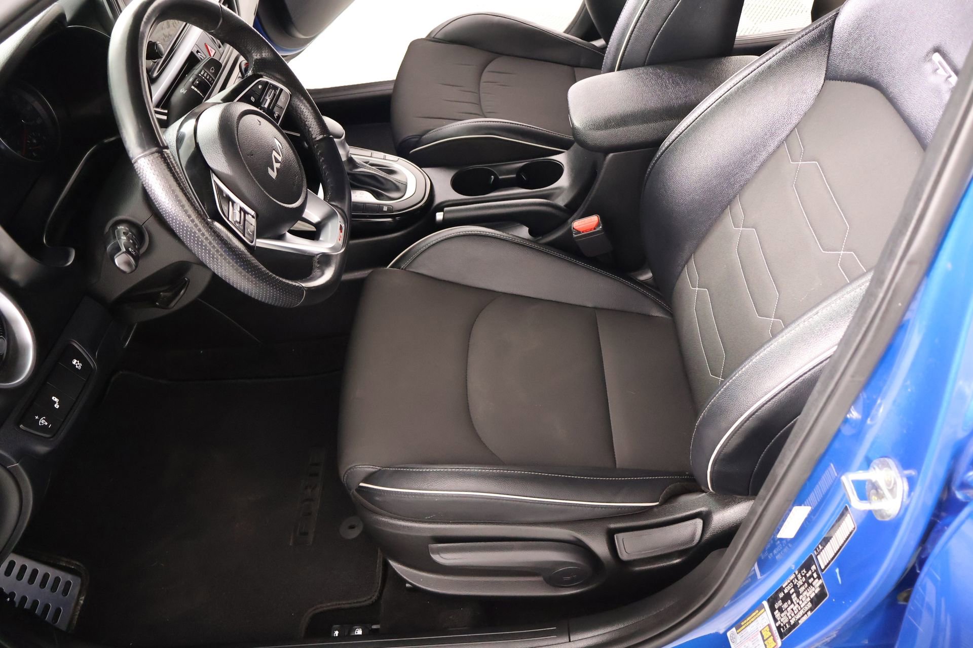 Used 2023 Kia Forte GT-Line FWD image 11