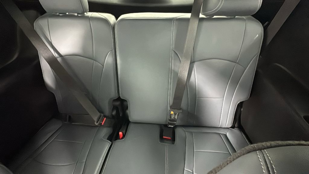 Used 2023 Buick Enclave Essence w/ Experience Buick Package image 15