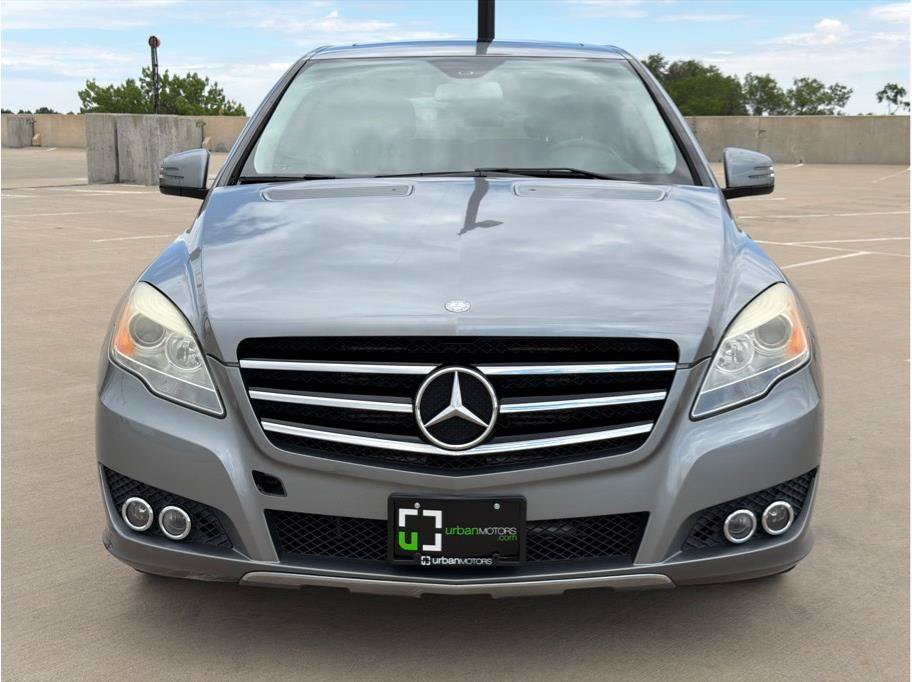 Used 2011 Mercedes-Benz R 350 BlueTEC 4MATIC image 2