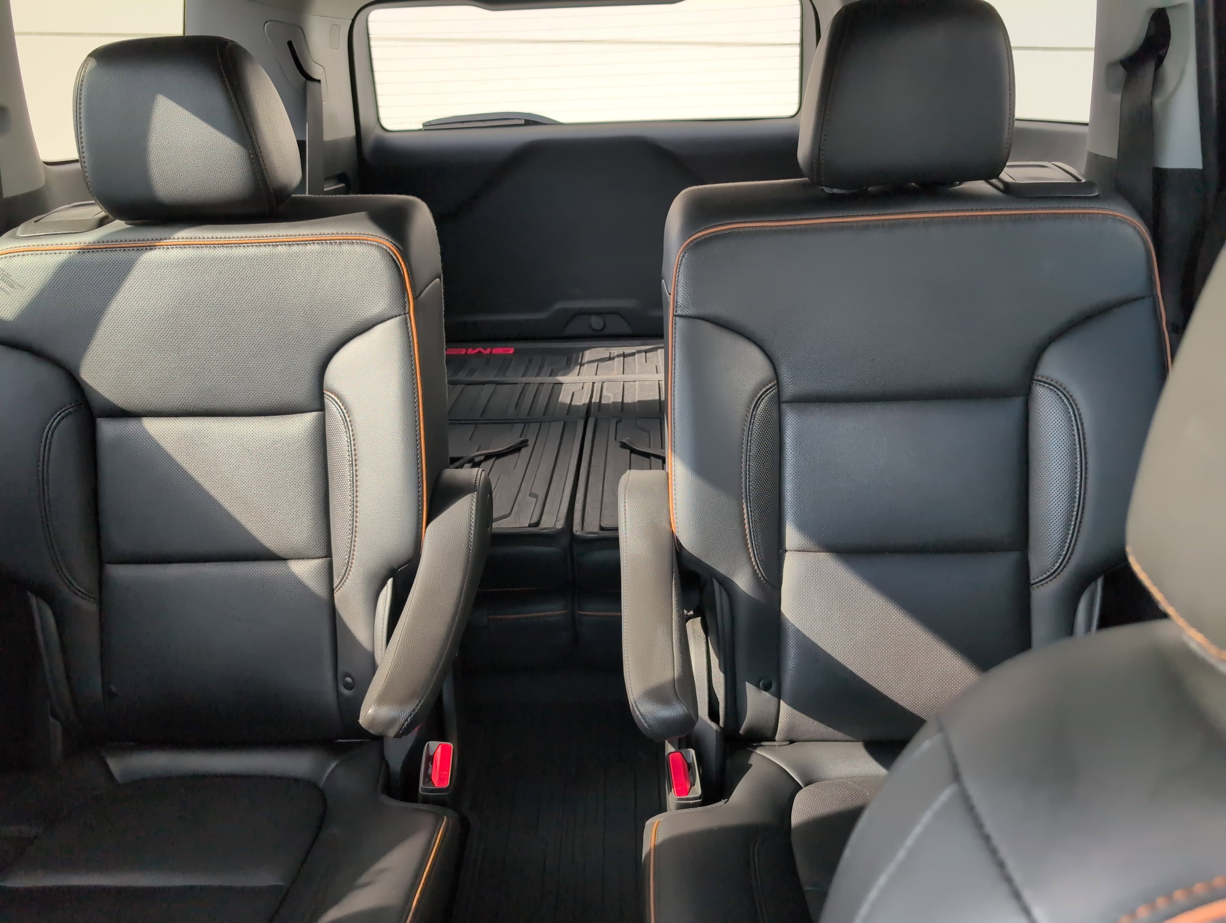 Used 2023 GMC Acadia AT4 w/ Technology Package image 29