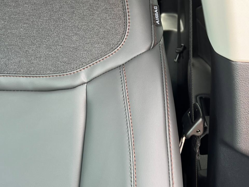 Used 2026 Ford Explorer Active w/ Active Comfort Package image 15