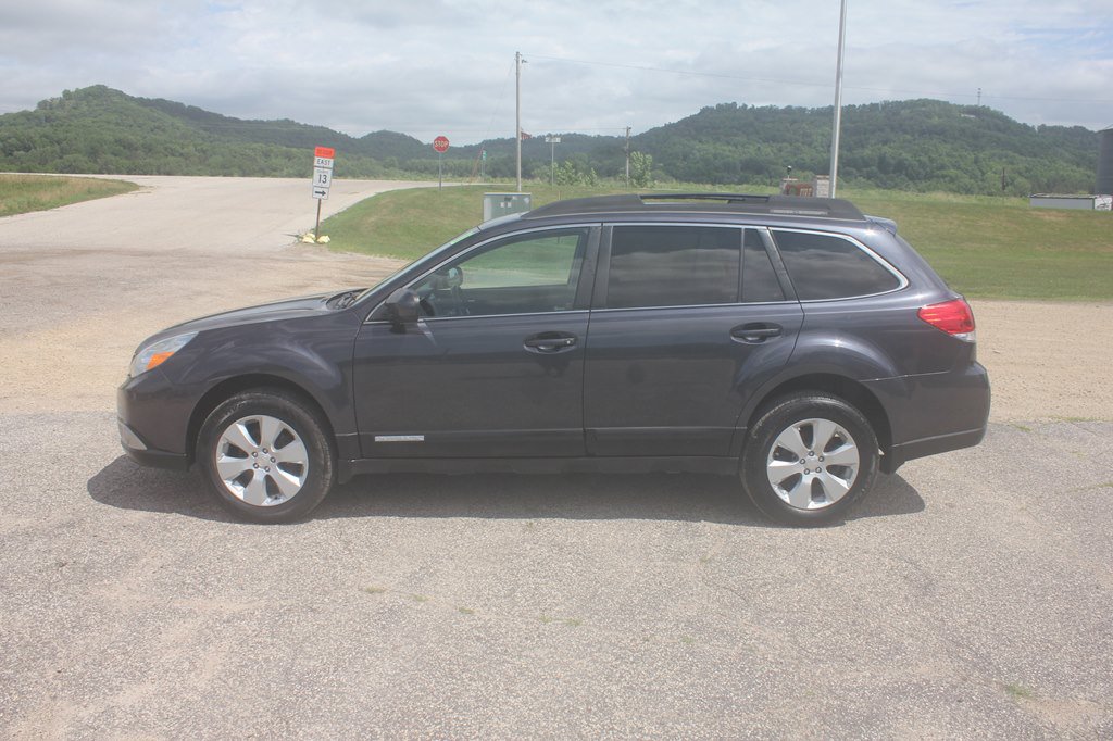 Used 2011 Subaru Outback 2.5i Limited AWD/4WD image 8