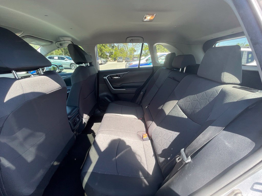 Used 2021 Toyota RAV4 XLE AWD/4WD image 26