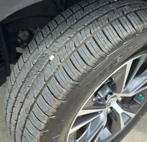 Used 2019 Toyota Highlander LE AWD/4WD image 50