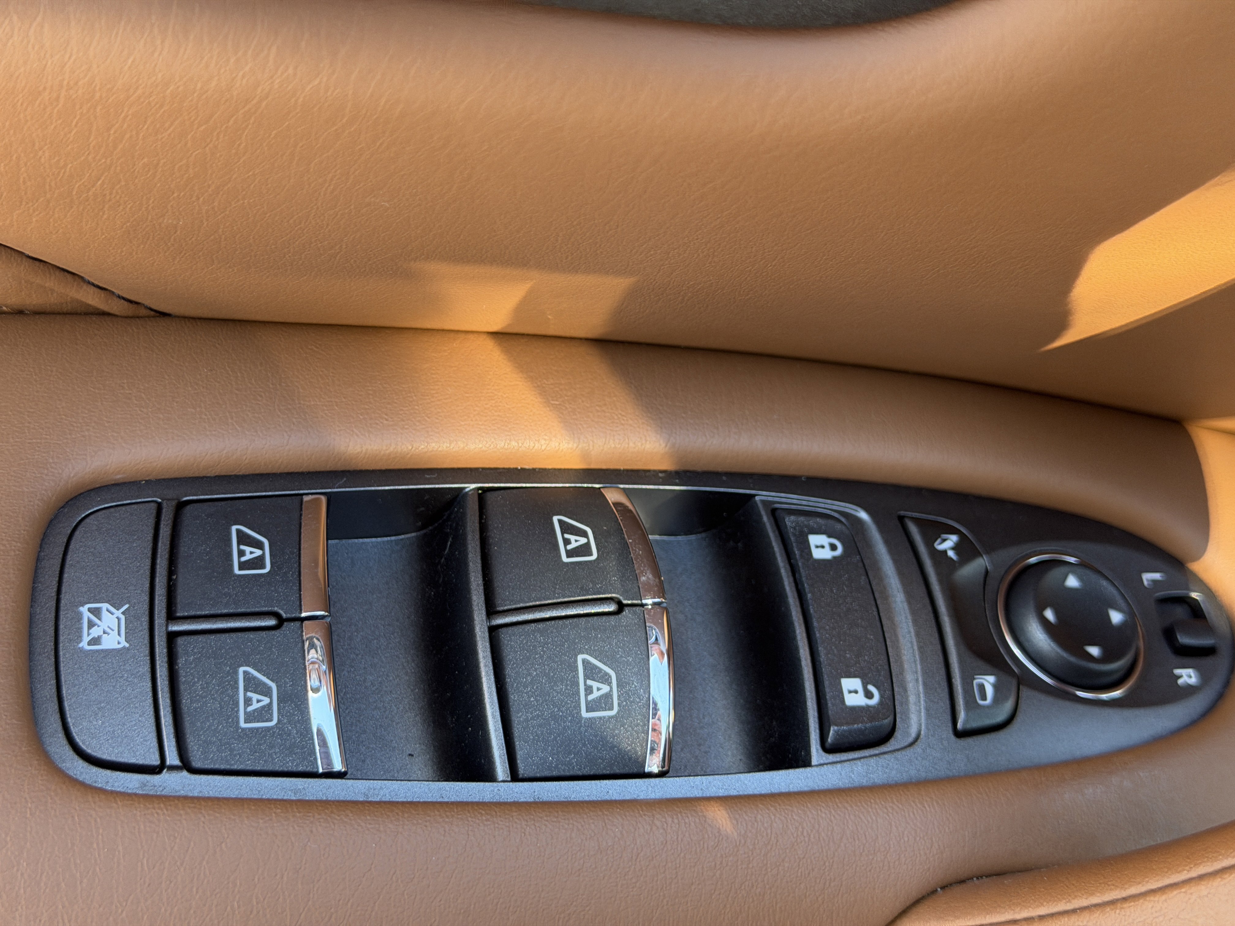 Used 2024 INFINITI QX80 Sensory image 17