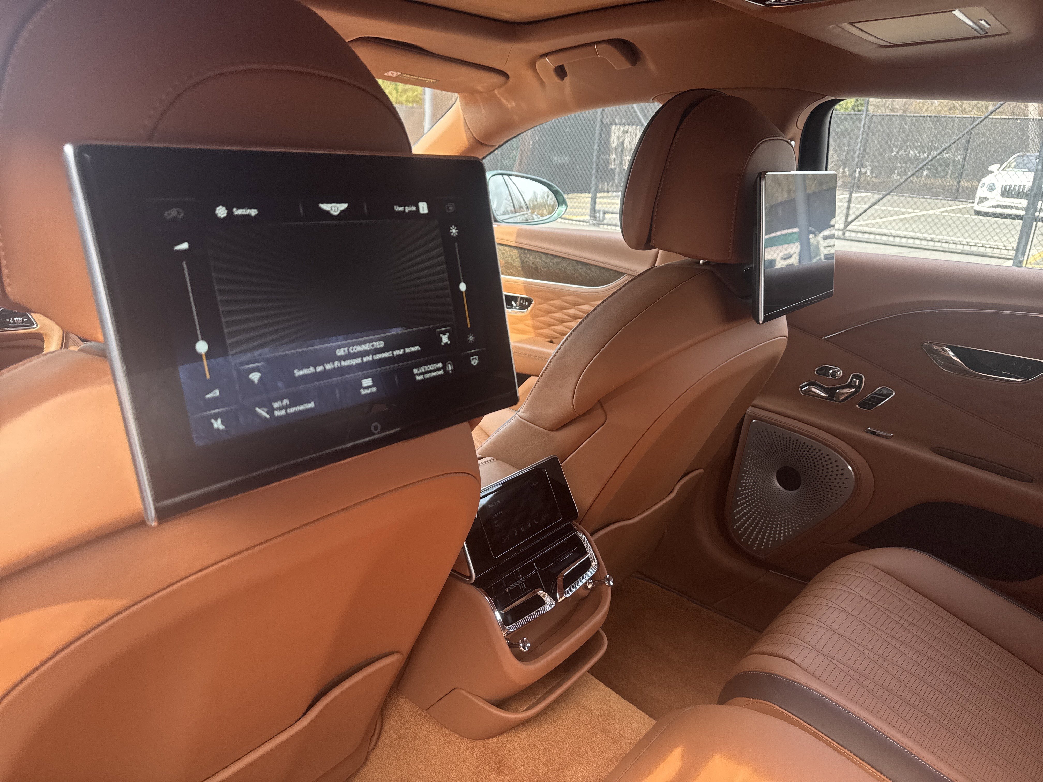 Used 2022 Bentley Flying Spur V8 image 27