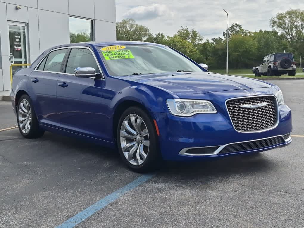 Used 2018 Chrysler 300 Touring w/ Chrome Appearance Package RWD image 2