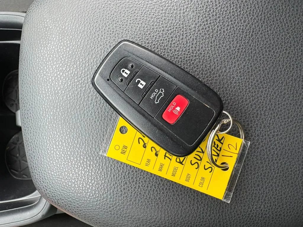 Used 2019 Toyota RAV4 XLE w/ Convenience Package AWD/4WD image 25