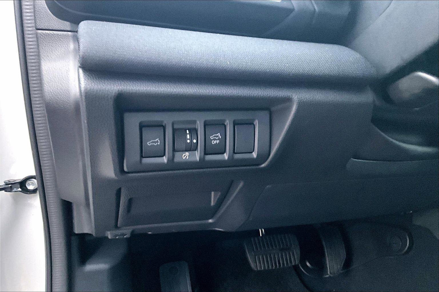 Used 2025 Subaru Outback Premium image 29