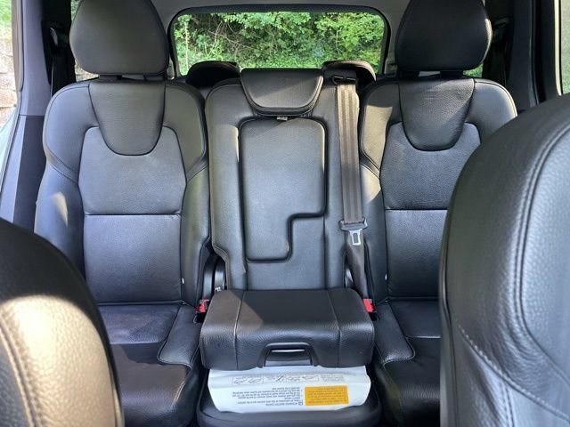 Certified 2025 Volvo XC90 T8 Plus w/ Protection Package Premier AWD/4WD image 17