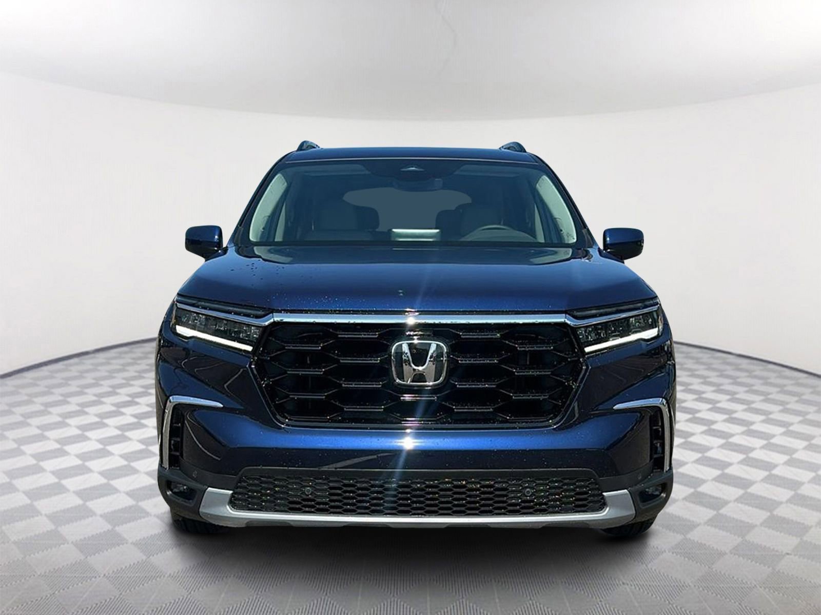 New 2025 Honda Pilot Touring image 2