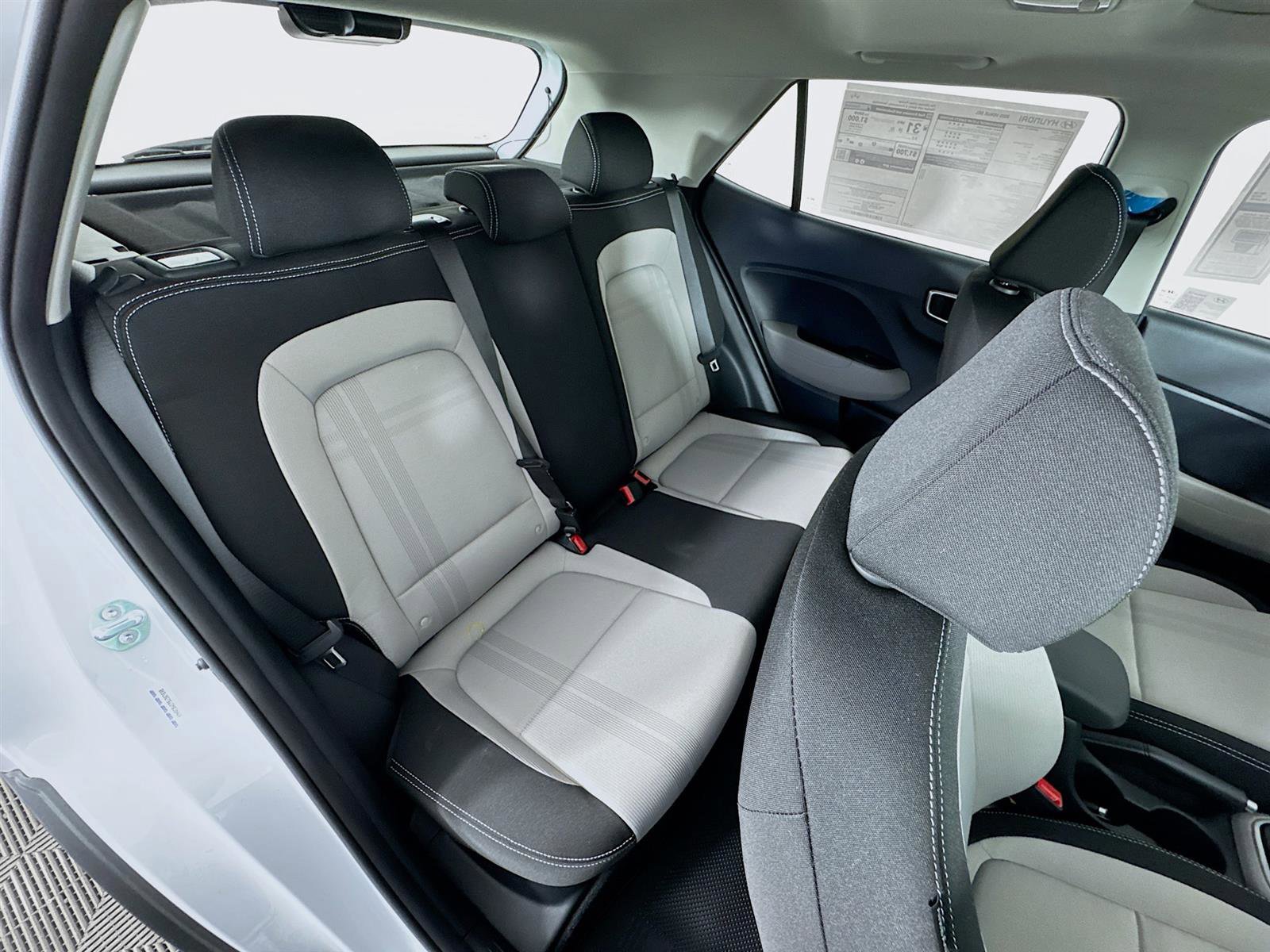 New 2025 Hyundai Venue SEL image 25