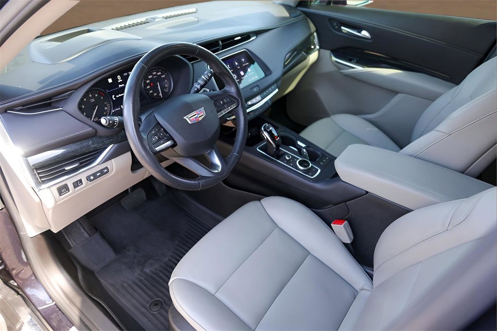 Certified 2022 Cadillac XT4 Premium Luxury w/ Technology Package image 9