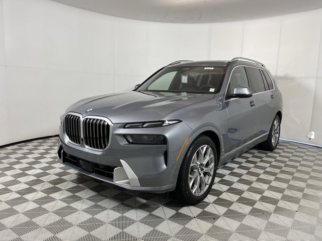 New 2026 BMW X7 xDrive40i w/ Premium Package image 3